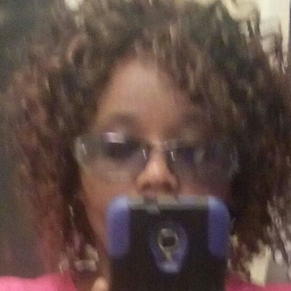 Meet your Posher, Aline